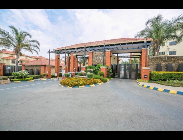 2 BEDROOM HOUSE FOR SALE IN SUNNINGHILL